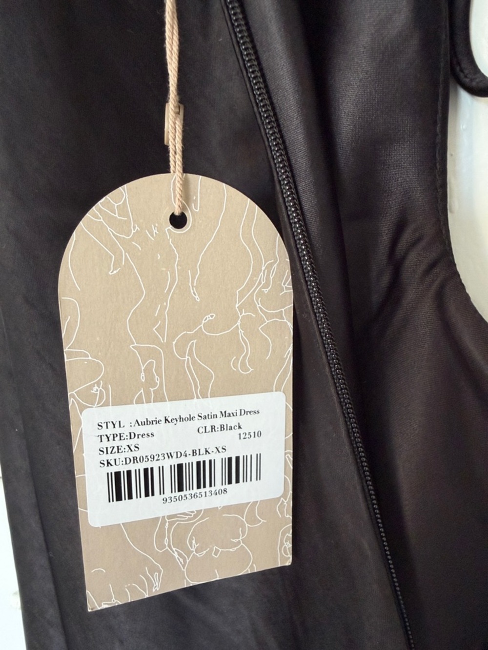 MESHKI key hole black satin dress - Picture 8 of 8